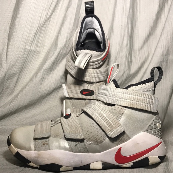 lebron shoes size 8.5